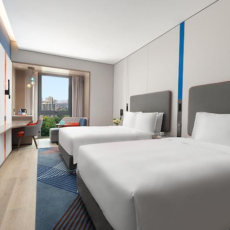 Holiday Inn Express Changfeng Park Shanghai Exterior foto