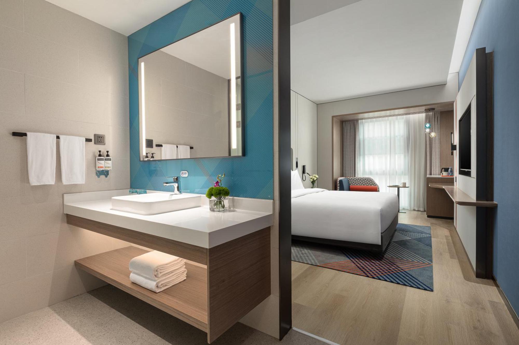 Holiday Inn Express Changfeng Park Shanghai Exterior foto