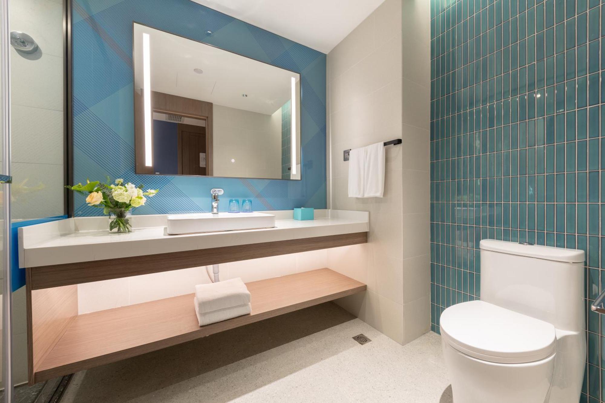 Holiday Inn Express Changfeng Park Shanghai Exterior foto