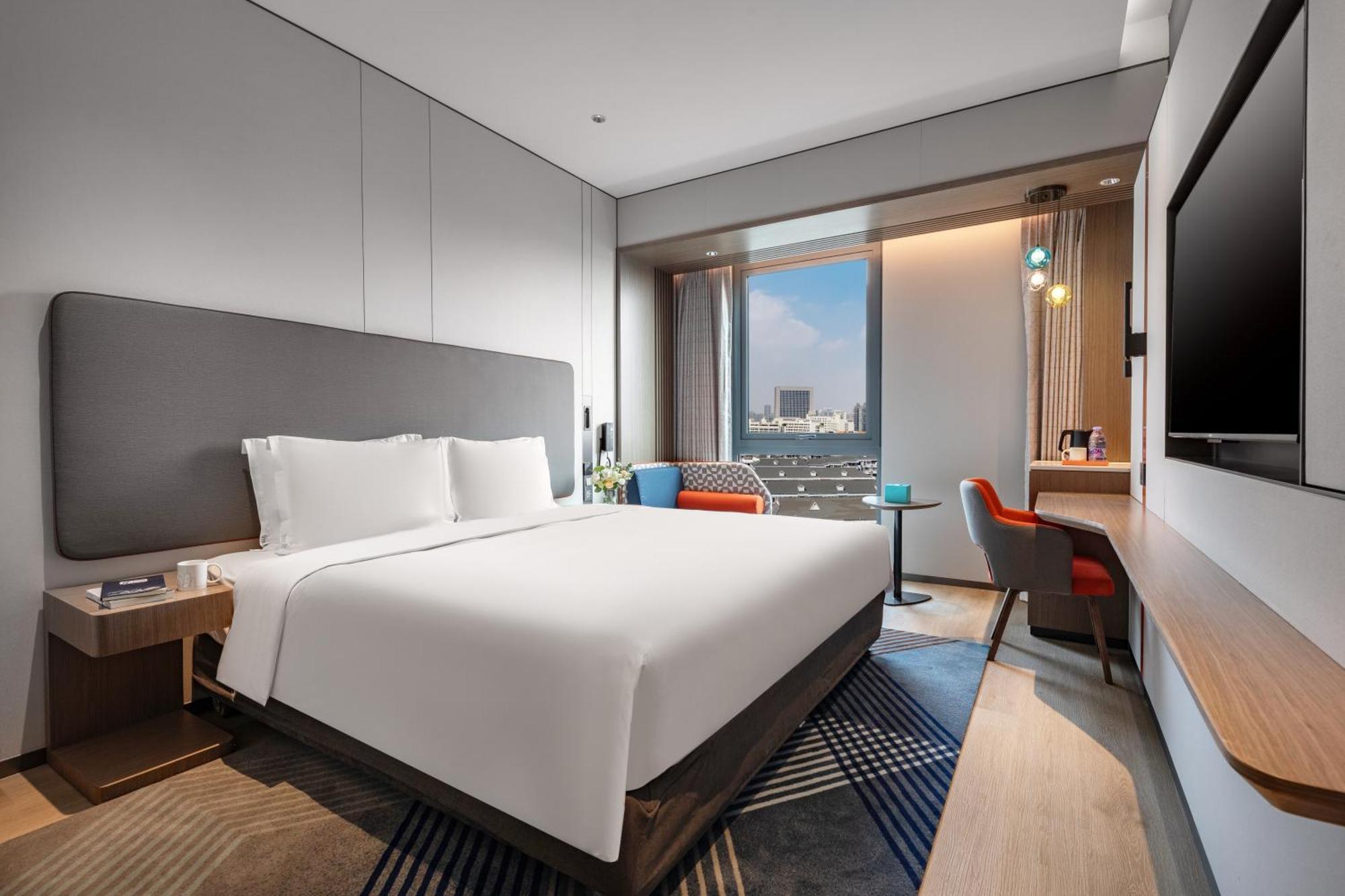 Holiday Inn Express Changfeng Park Shanghai Exterior foto