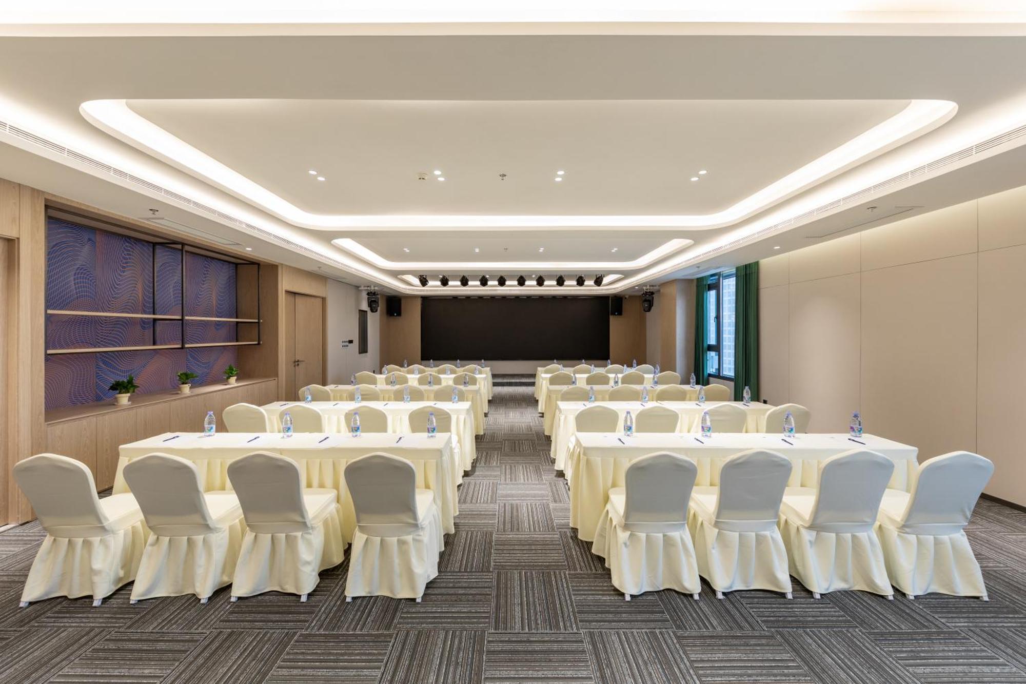 Holiday Inn Express Changfeng Park Shanghai Exterior foto