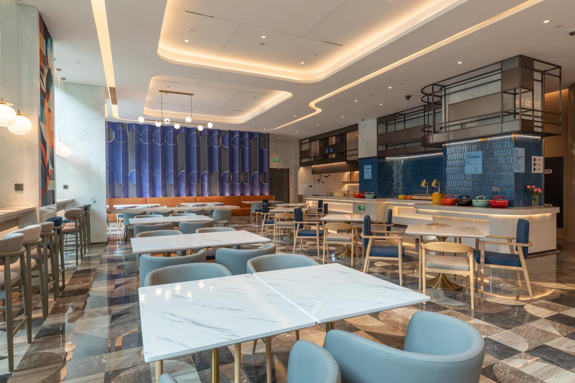 Holiday Inn Express Changfeng Park Shanghai Exterior foto